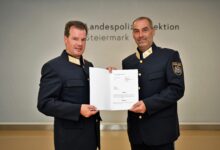 ©LPD-Stmk-Hellinger, Landespolizeidirektor HR Gerald Ortner und Chefinspektor René Hackenauer der Polizeiinspektion Erzherzog-Johann-Straße