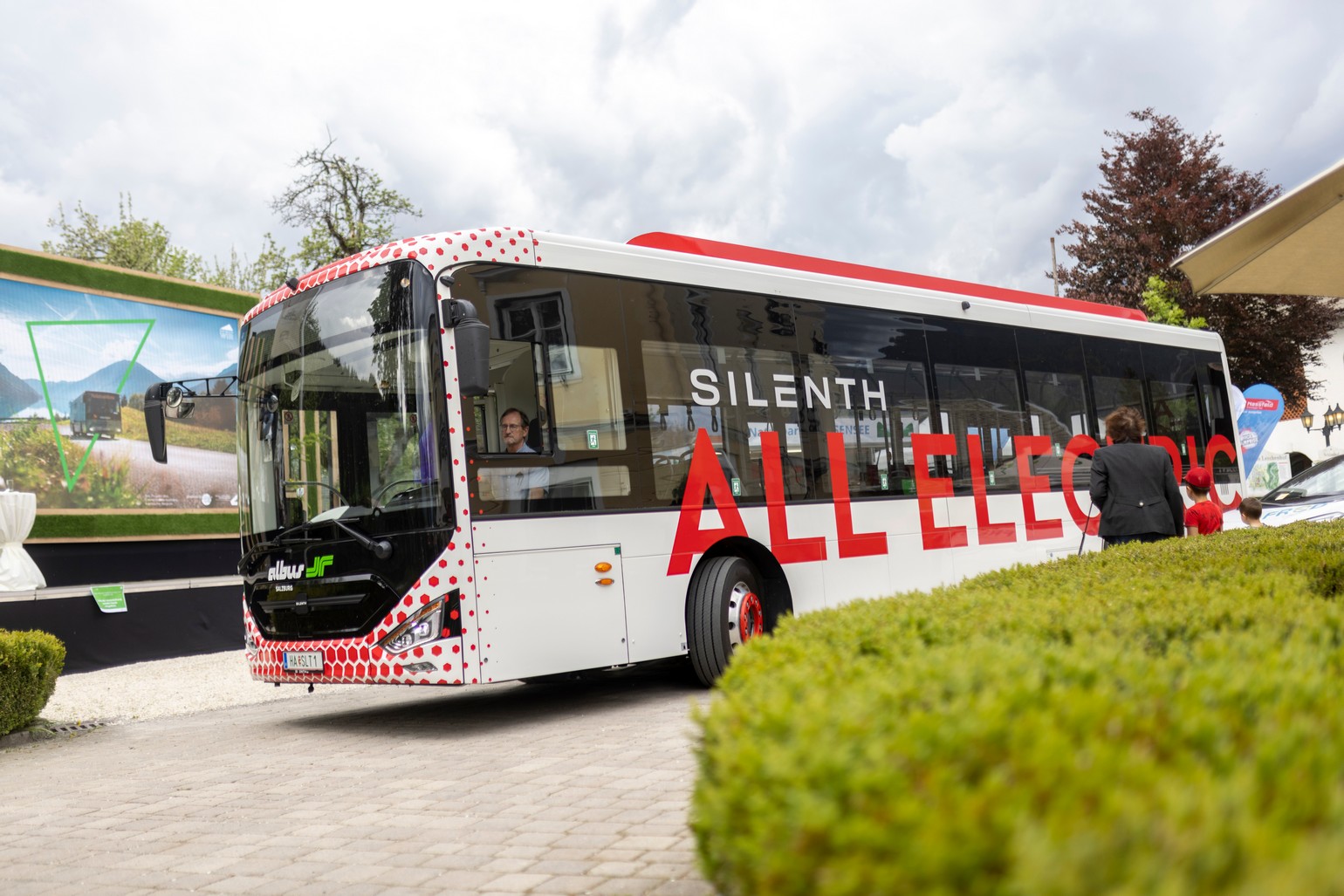 Elektrischer Linienbus NLW © Martin Lugger