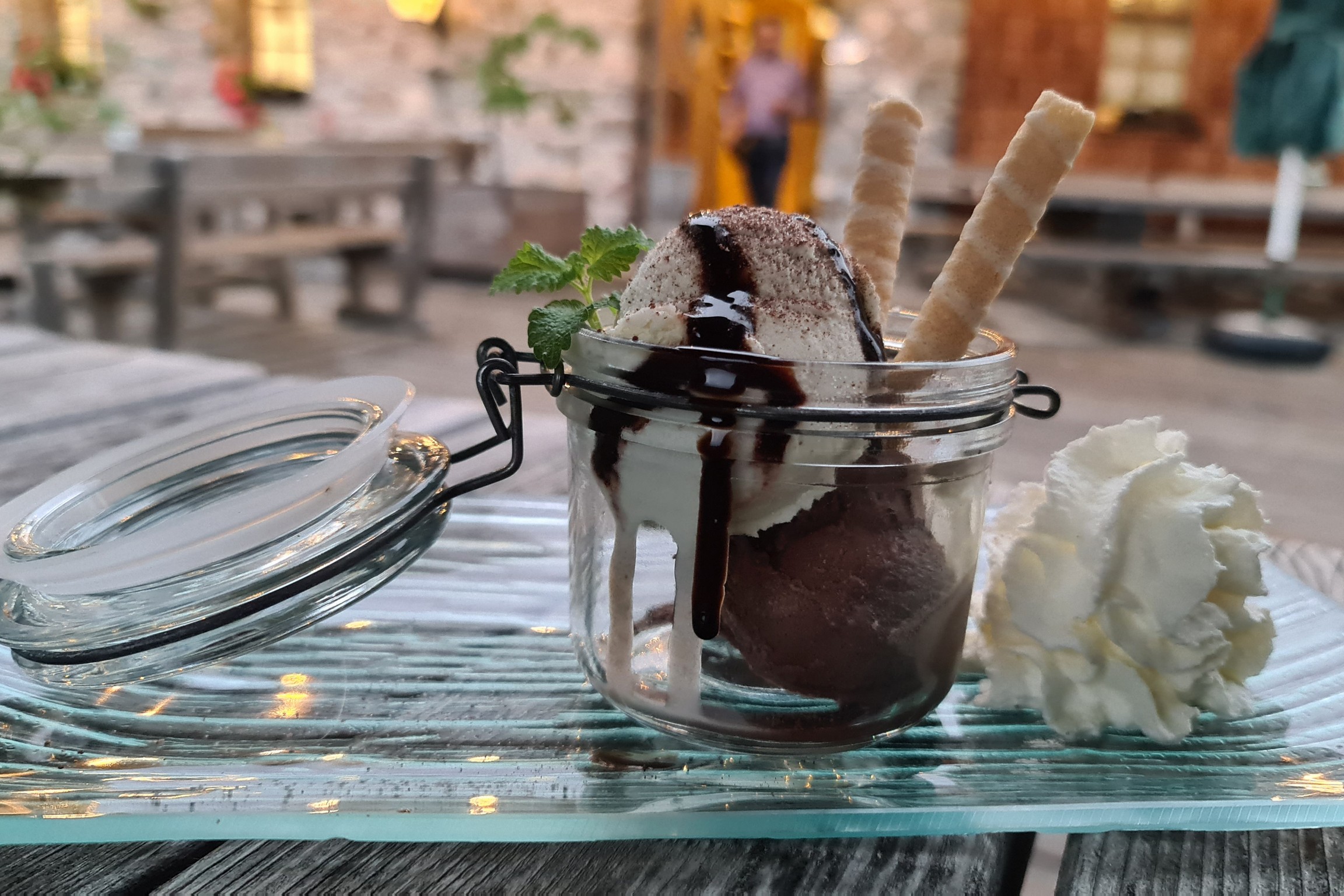   süße Augenblicke mit einem Eis-Dessert © Bärenhütte Tröpolach 