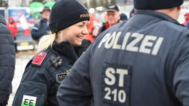 Trainerin Renate Reichmann mit Roland Slug (l.) und Nelly Lorenz (r.) © Auer/DSG Kärnten