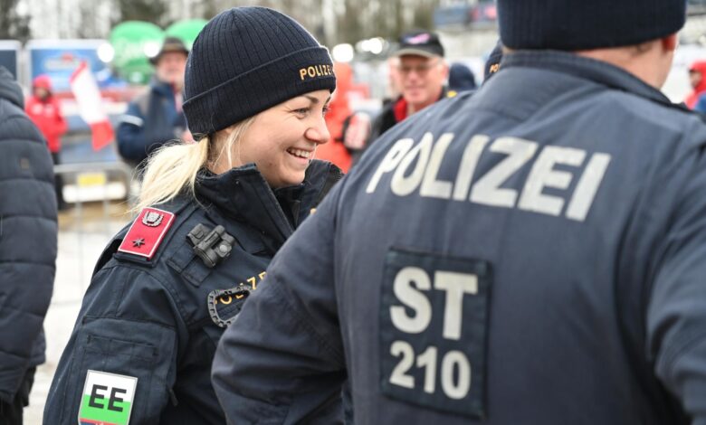 Trainerin Renate Reichmann mit Roland Slug (l.) und Nelly Lorenz (r.) © Auer/DSG Kärnten