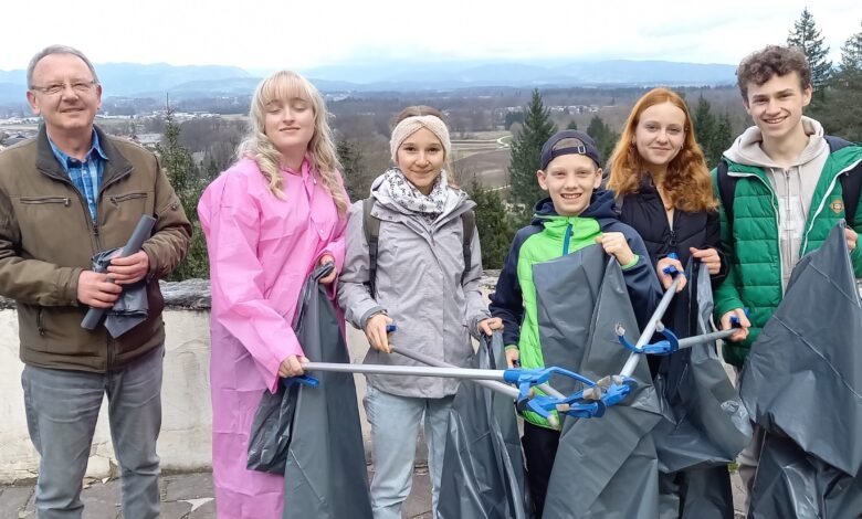 Foto/KK von links: Smiljan Petrovic (Leiter der Jugendgruppe), Valentina Fritz, Phillis Slemenik, Jason und Lea Singer, Fabian Guggi