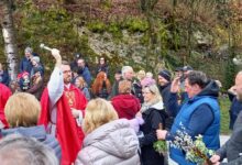 © Foto/KK Gasper Günther: Pfarrer Bernd Wegscheider und Diakon Oliver Günther