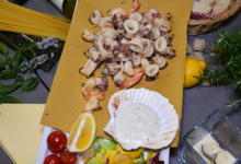 Die Preisträger mit den hochrangigen Repräsentanten aus Politik, Bildungsdirektion, Polizei und dem Kompetenzzentrum Sicheres Österreich Landesklub Tirol. Foto Polizei