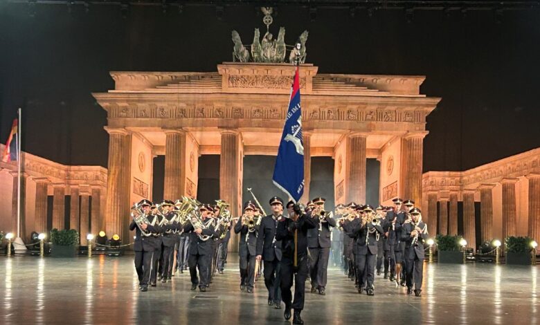 Einmarsch der Polizeimusik zum Berlin Tattoo © Polizei Tirol