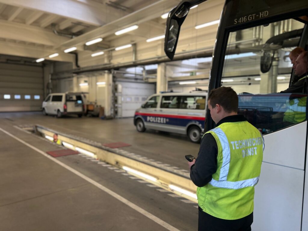 Begutachtung durch technische Gutachter der Kfz-Landesprüfstelle © LPD Stmk