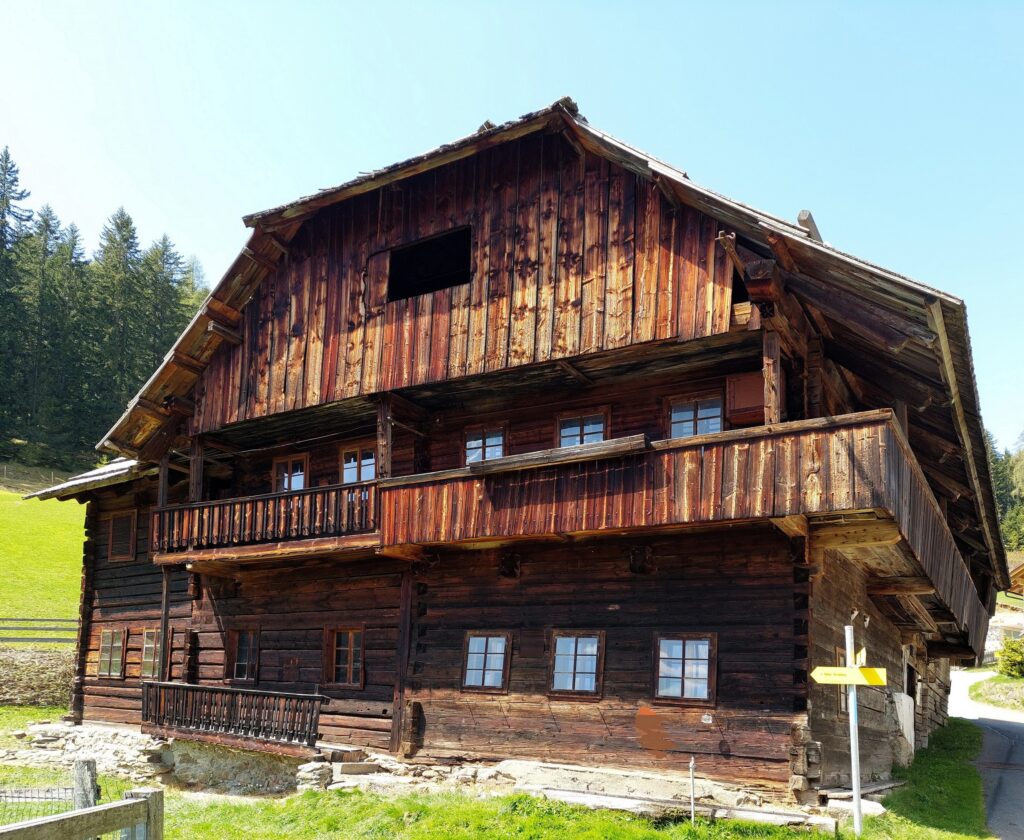 Das „Obkircher“-Haus in St. Oswald ist wohl das älteste Blockbauhaus Österreichs. © Heimo Schinnerl