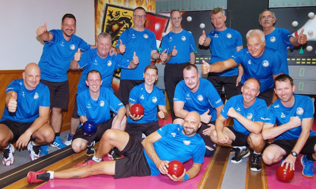 KSK Klagenfurt-Magdalensberg
stehend v.l.: Daniel Waldhauser, Günter Snieder sen., Werner Rössler, Günter Wiederin, Walter Gruber, Adolf Pichler und Ilija Lamesic; hockend v.l.: Andrej Lahovec, Günter Snieder jun., Rafael Waldhauser, Patrick Geier, Dominik Konec und Martin Oberrauner; liegend: Roman Leitner © KSK Klagenfurt-Magdalensberg