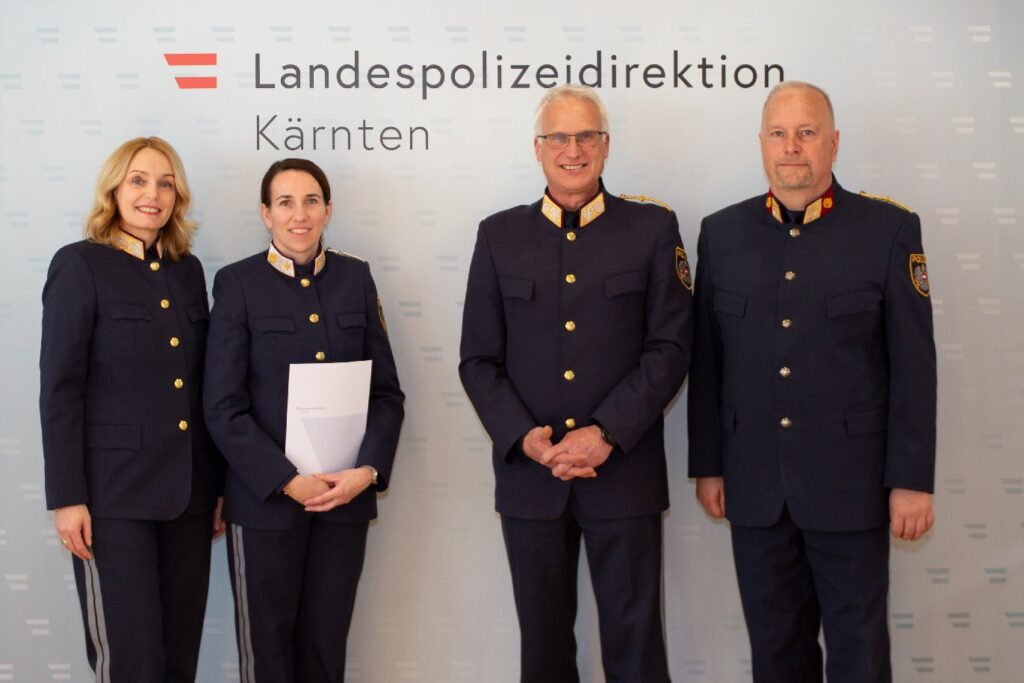 Landespolizeidirektorin Michaela Kohlweiß, Kontrollinspektorin Martina Fischer, Generalmajor Arthur Lamprecht, Oberst Erich Londer © LPD Kärnten