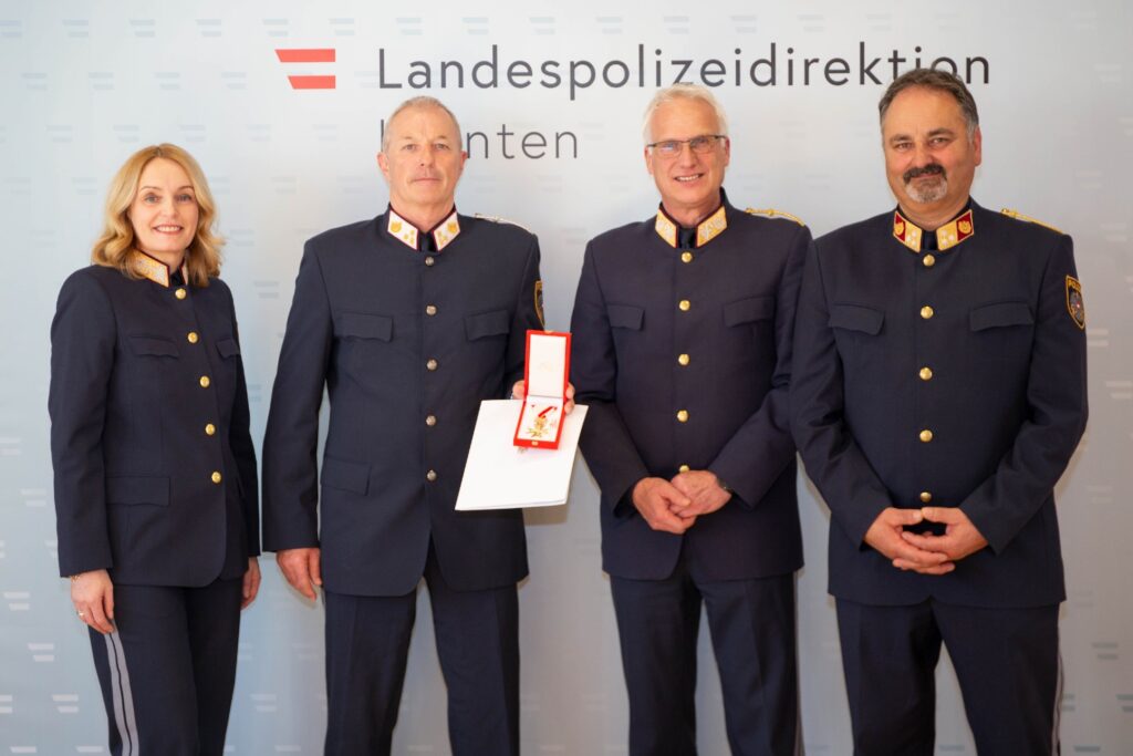 Landespolizeidirektorin Michaela Kohlweiß, Chefinspektor Hans-Peter Fröschl, Generalmajor Arthur Lamprecht, Oberst Adolf Winkler © LPD Kärnten