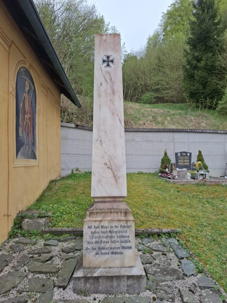 Fotos/KK Günther Gasper: Stele auf dem oberen Friedhof von Gurnitz
