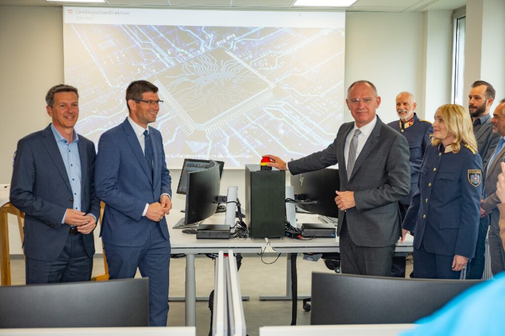 Innenminister Gerhard Karner nahm das CCTC offiziell in Betrieb © Landespolizeidirektion Kärnten/Dexl