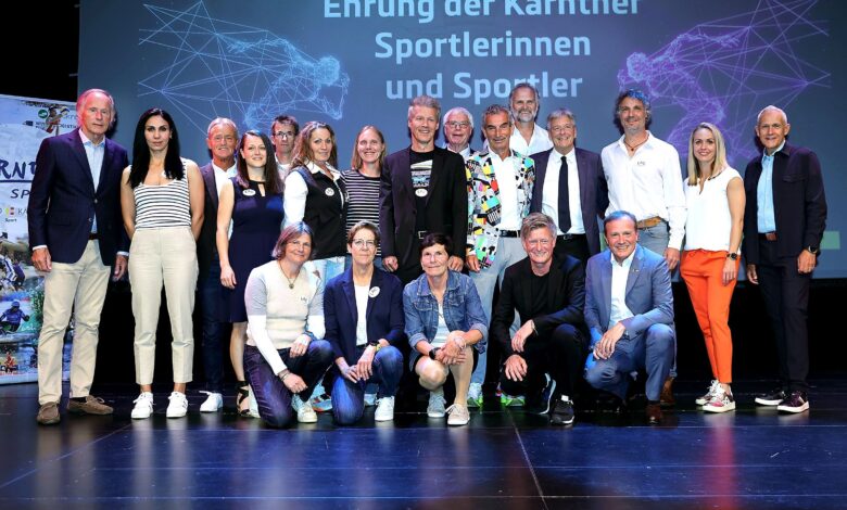 LPD Kärnten/Kuess - die LACler bei der Ehrung: Adaweih Arour, Valentin Topitschnig, Corinna Dorfer, Micheal Künstl, Beate Jung-Dräbing, Ingrid Bluch, Anja Staudacher, Andrea Herzog, Richard Peterl, Uli Striednig, Walter Jakobitsch, Hans-Joachim Imre, Günther Gasper, Udo Tröbacher