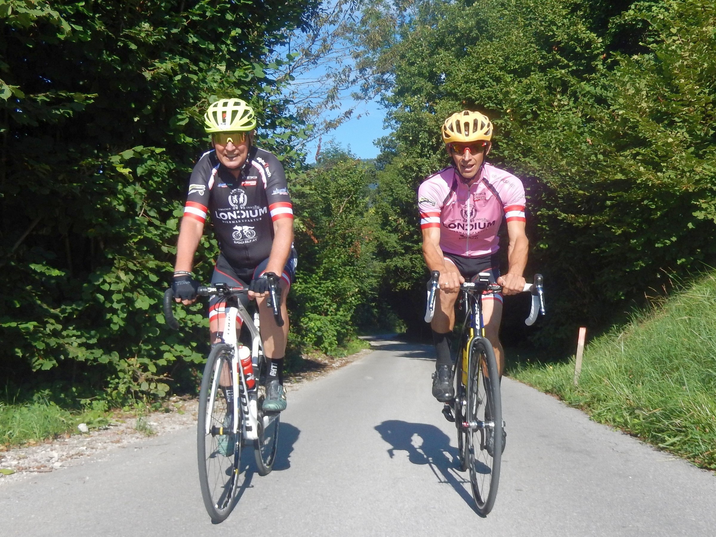 Radlwolf und Michi Kurz freuen sich über die gelungene Jubiläumsveranstaltung Foto: © Radlwolf