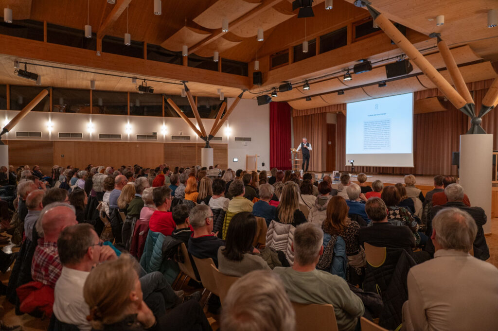 Herwig Ronacher, Alles ist anders - erkenne die Matrix, (c) creativomedia.gmbh - alfred santner