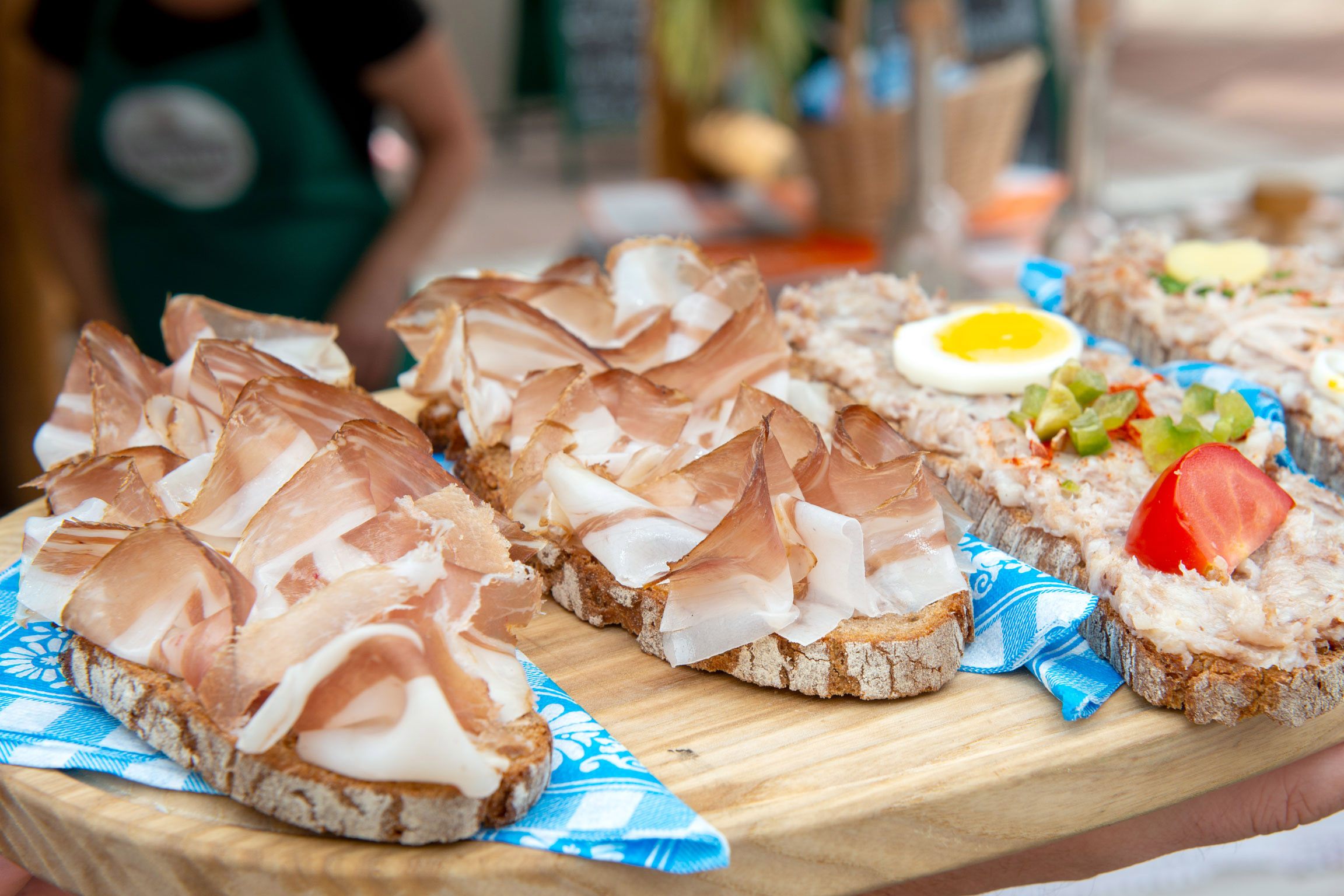 Köstlicher Gailtaler Speck g.g.A. auf knusprigem Bauernbrot © Verein Gailtaler Speck g.g.A.