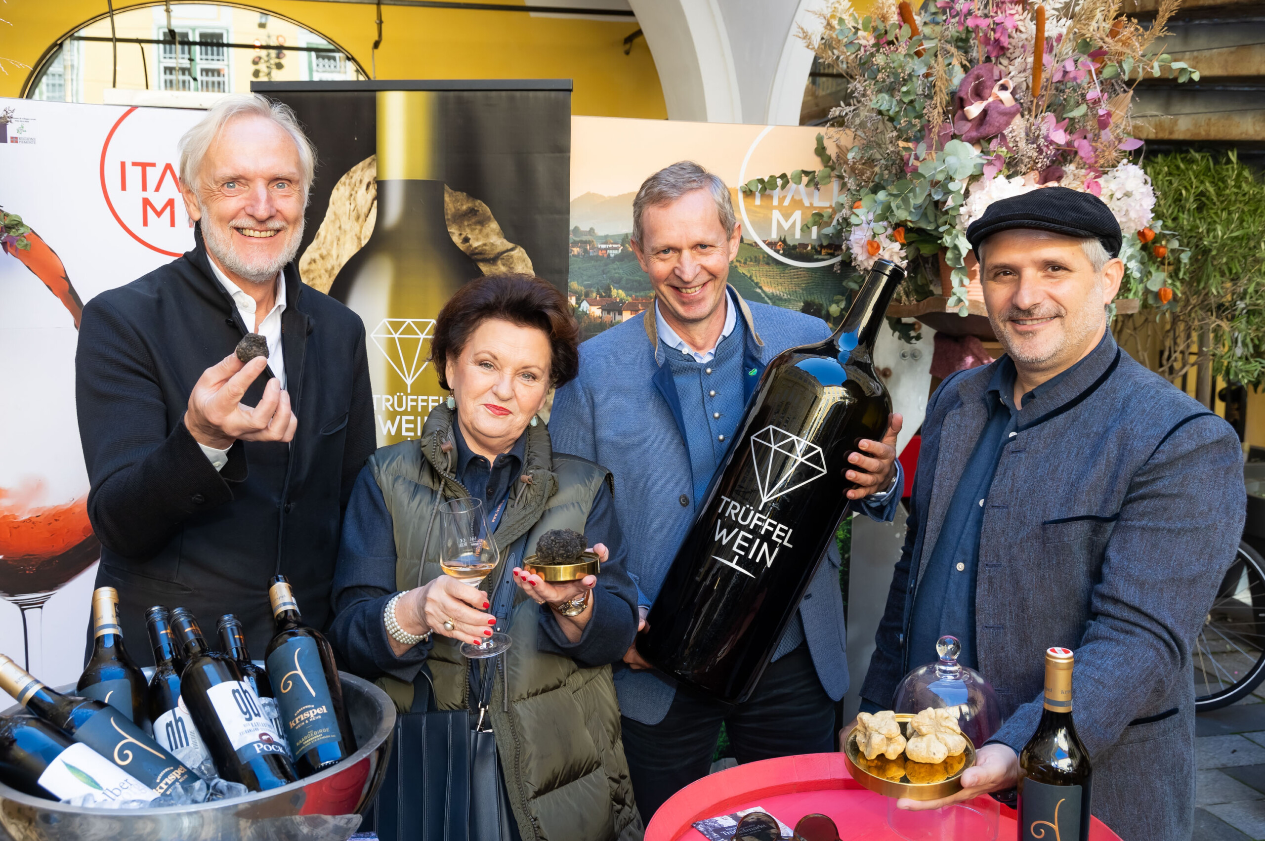 Eröffnung Trüffelmarkt Stadtrat Riegler, Waltraud Hutter, Dieter Hardt-Stremayr, Giuseppe Perna (c) Graz Tourismus_Werner Krug (3)