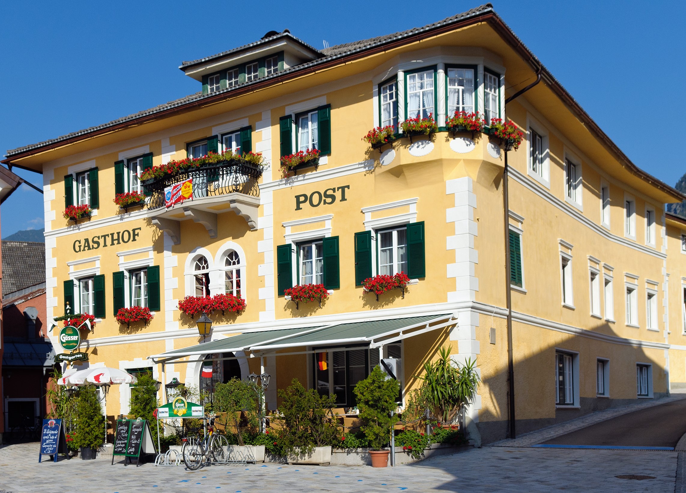 Dieses Bild hat ein leeres Alt-Attribut. Der Dateiname ist Slider01Hotel-Post-2-1024x736.jpg