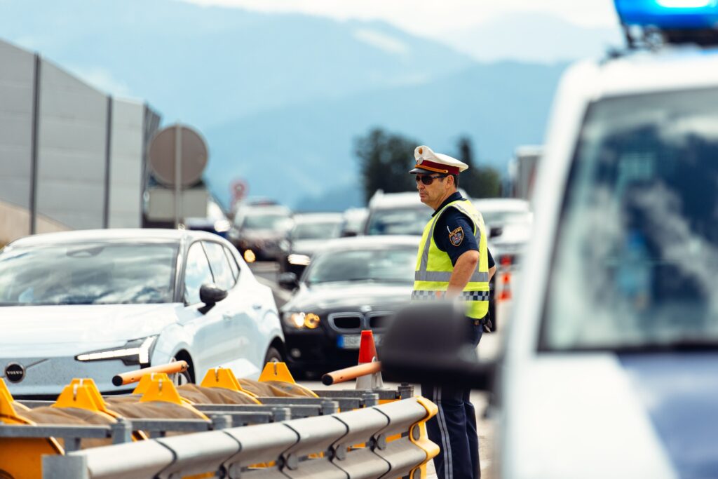 Die Verkehrspolizei sorgte für die Umsetzung des Verkehrsleitsystems © LPD Stmk