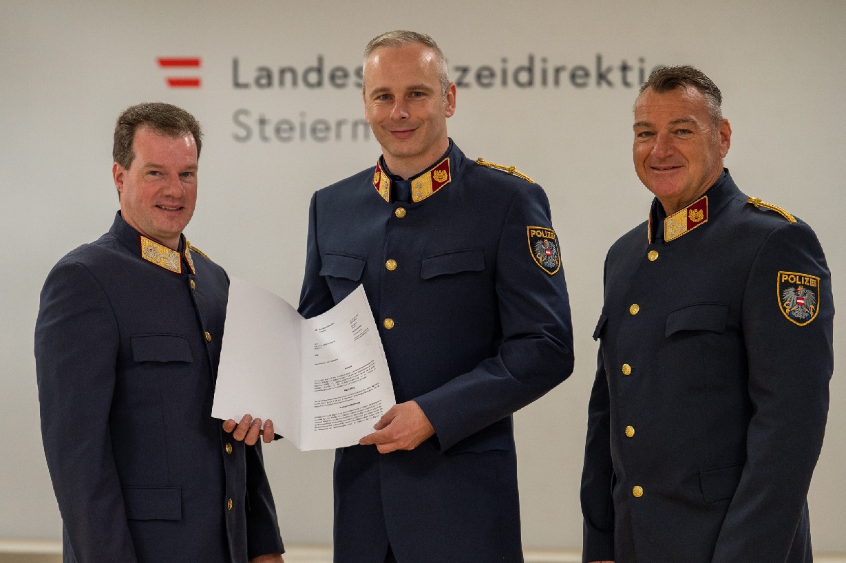 Heiling: Landespolizeidirektor Gerald Ortner, Oberstleutnant Jochen Heiling, Oberst Kurt Lassnig ©LPD Stmk/Huber