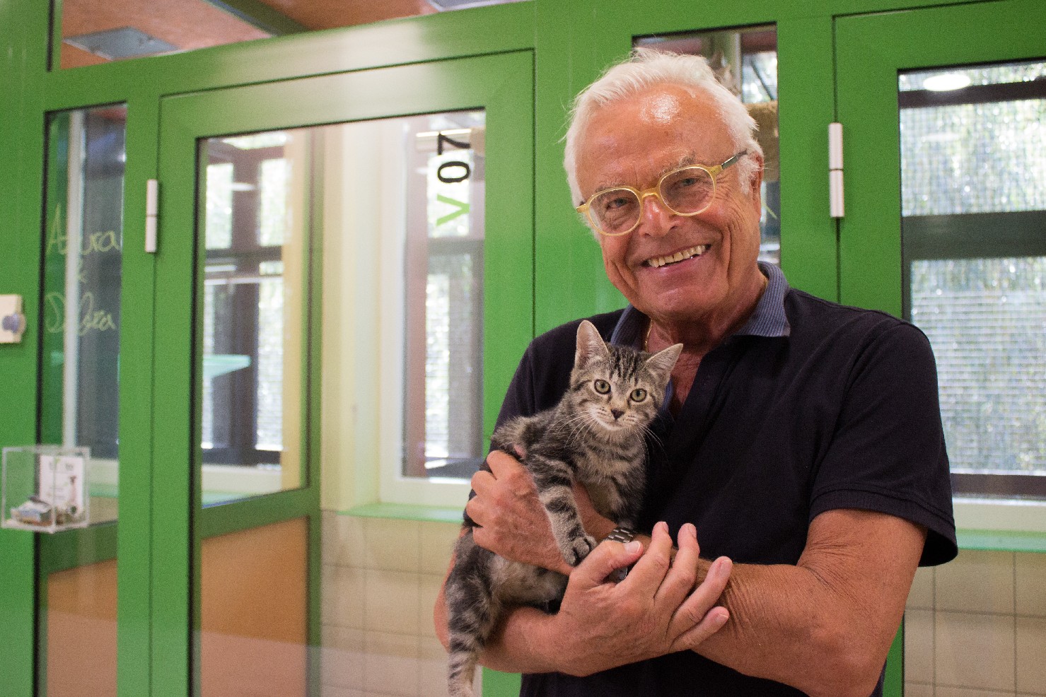 Erwin Neuwirth setzt sich mit viel Humor für das Wohl unserer Tiere im TiKo ein. © TiKo