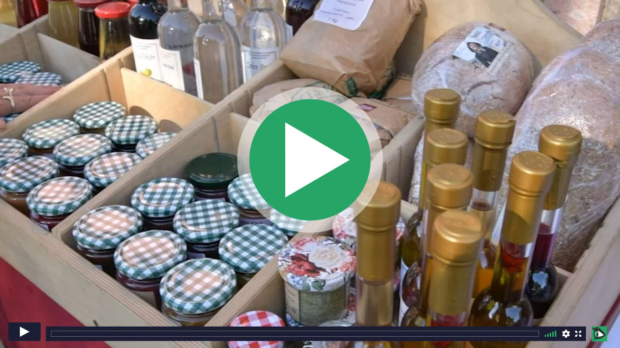 Bauernmarkt vor Restaurant Tarmann auf weitblick.tv