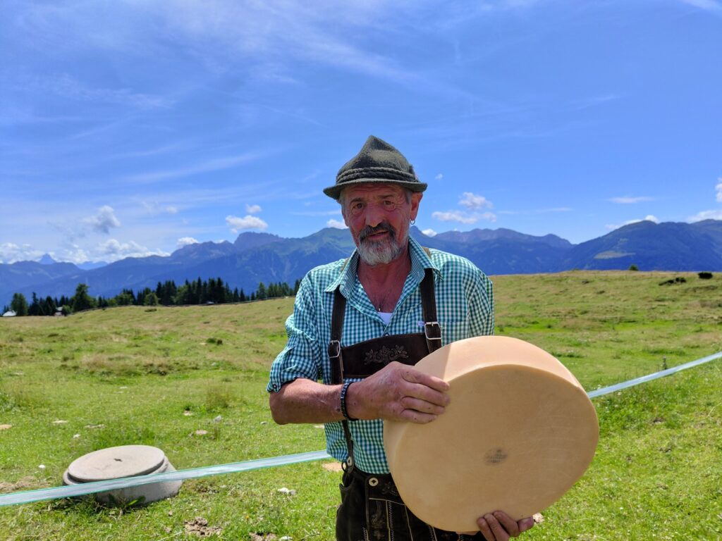 Almkäseanschnitt 2023 © creativomedia GmbH