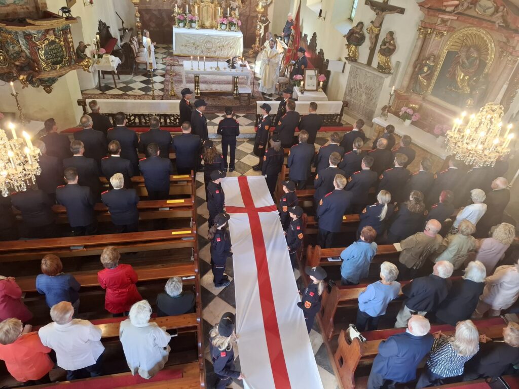 Einzug der Florianifahne © Günther Gasper