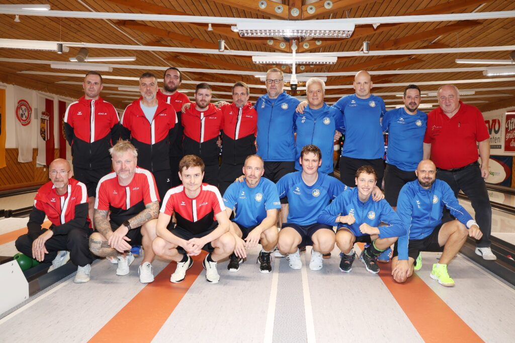 Gemeinschaftsfoto BBSV Wien, KSK Klagenfurt-Magdalensberg und der Int. Schiedsrichter Hans Jesenko (ganz rechts im Bild) © KSK Klagenfurt-Magdalensberg