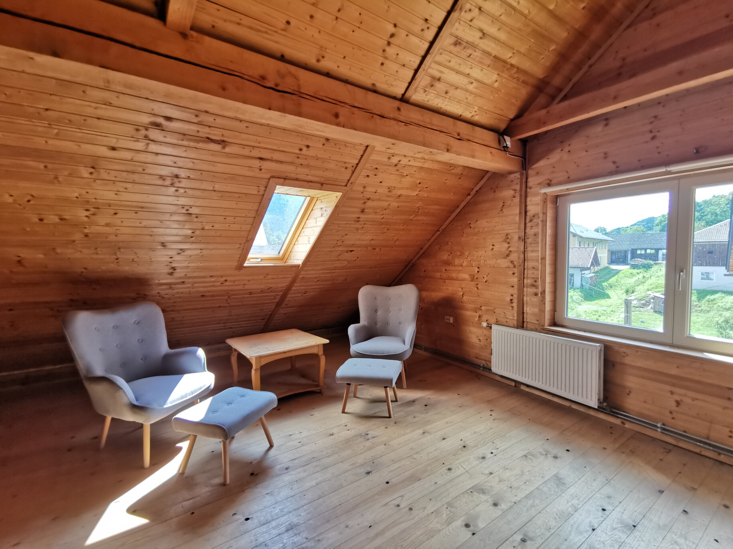 Gemütliches Wohn- und Schlafzimmer © Cornelia Gasser/AVESTRA