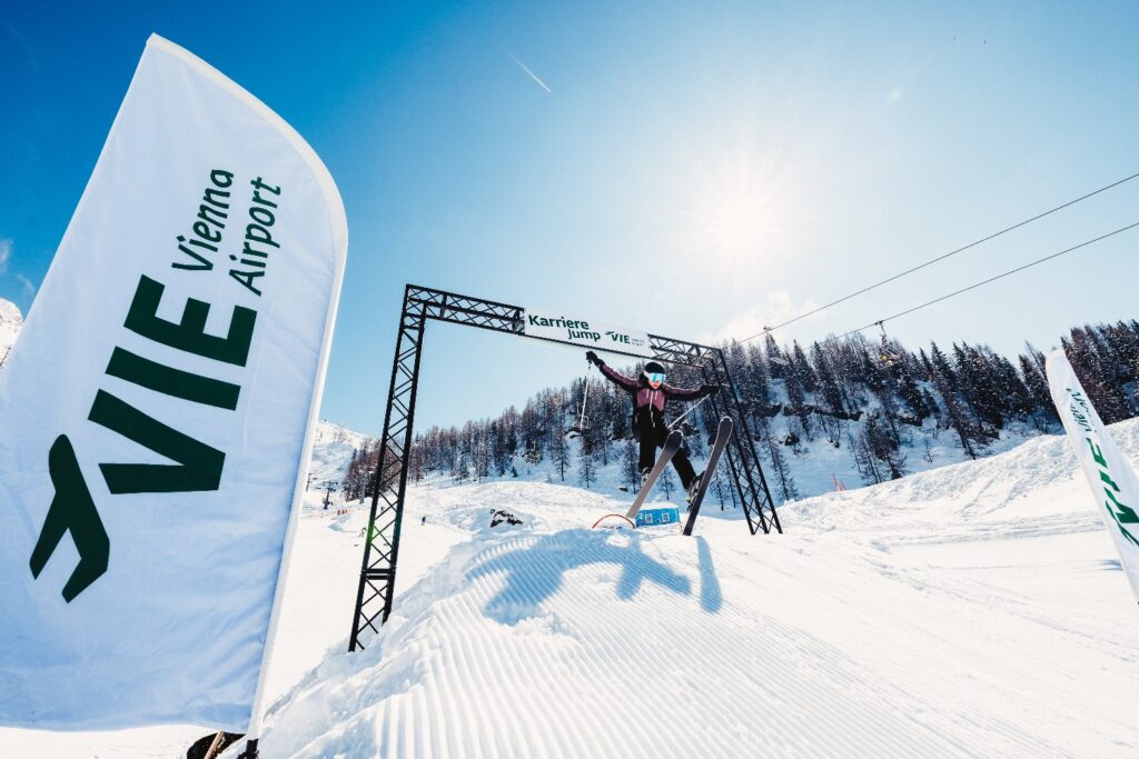 viennaAirport karriereJump by Florian Schoeni, nlw.at