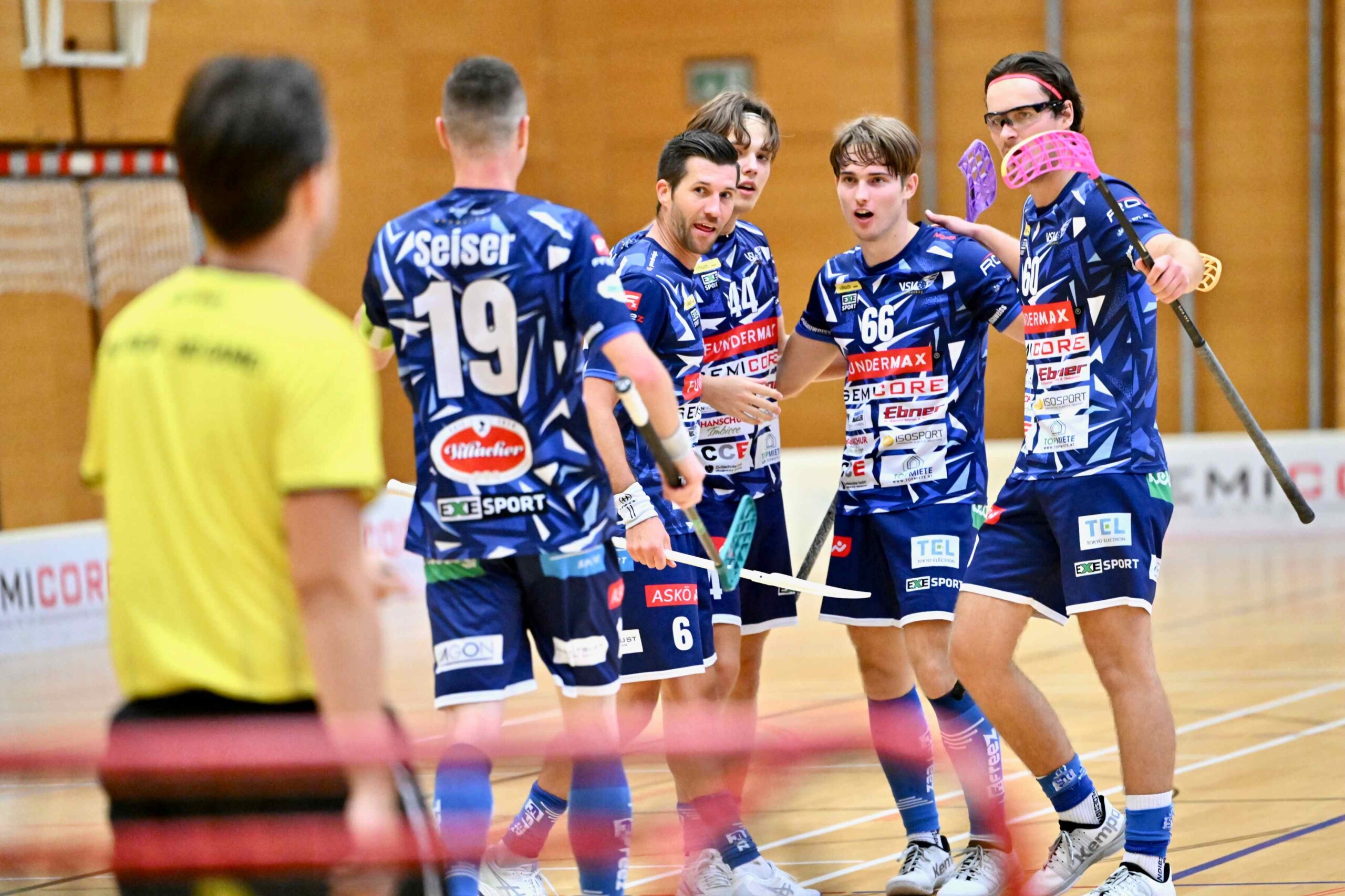 Foto aufgenommen und (c) von Bernd Stefan: VSV Unihockey Spieler v.l.n.r: Seiser, Schmid, Widnig, Rainer, Unterweger