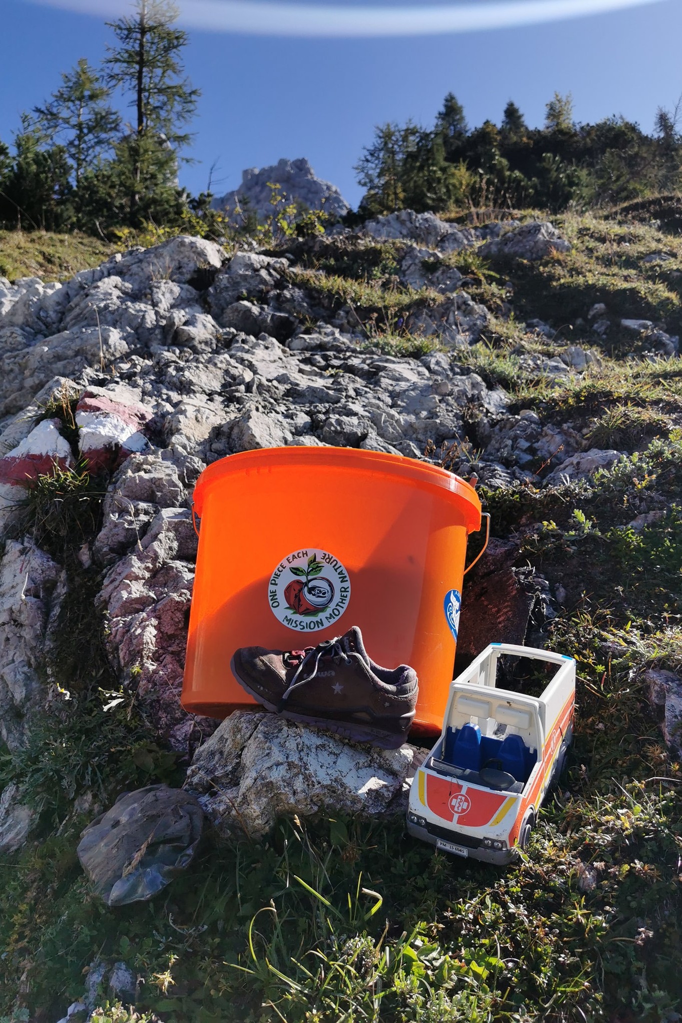 © 1 Piece Each Austria