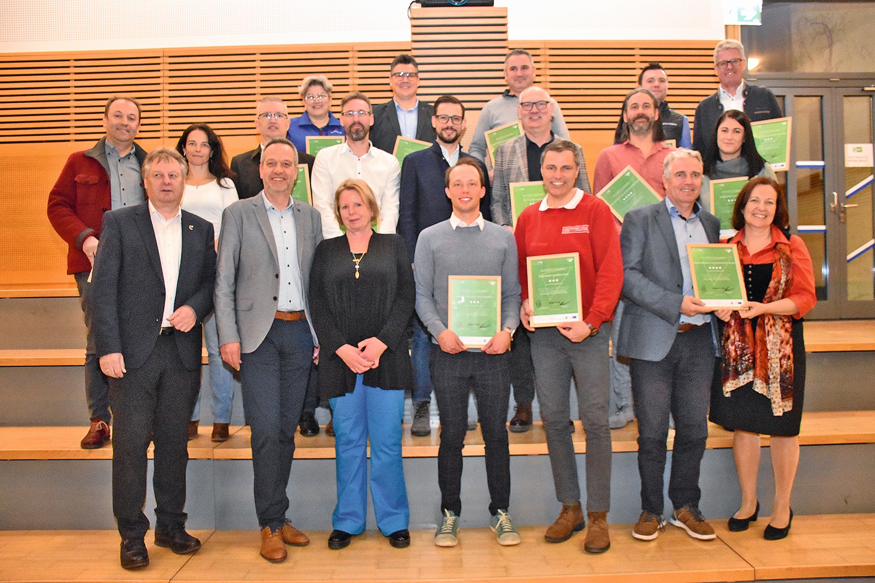 Attraktive Arbeitgeber der Region Nassfeld – Pressegger See/Lesachtal /Weissensee anlässlich der Auszeichnung © NLW