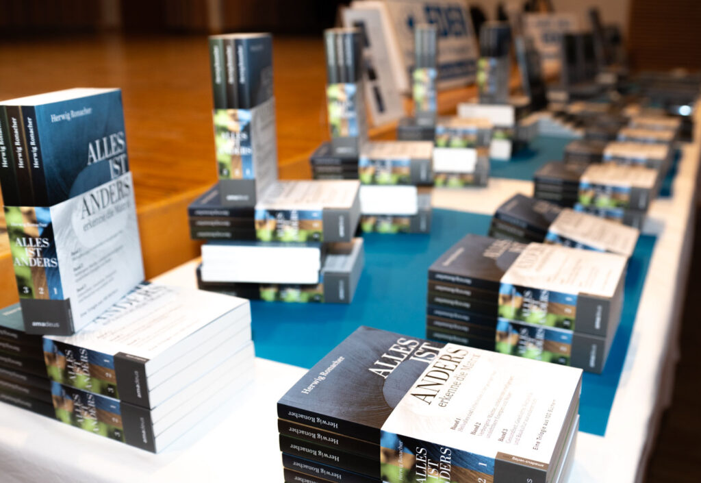 Herwig Ronacher, Alles ist anders - erkenne die Matrix, (c) creativomedia.gmbh - alfred santner