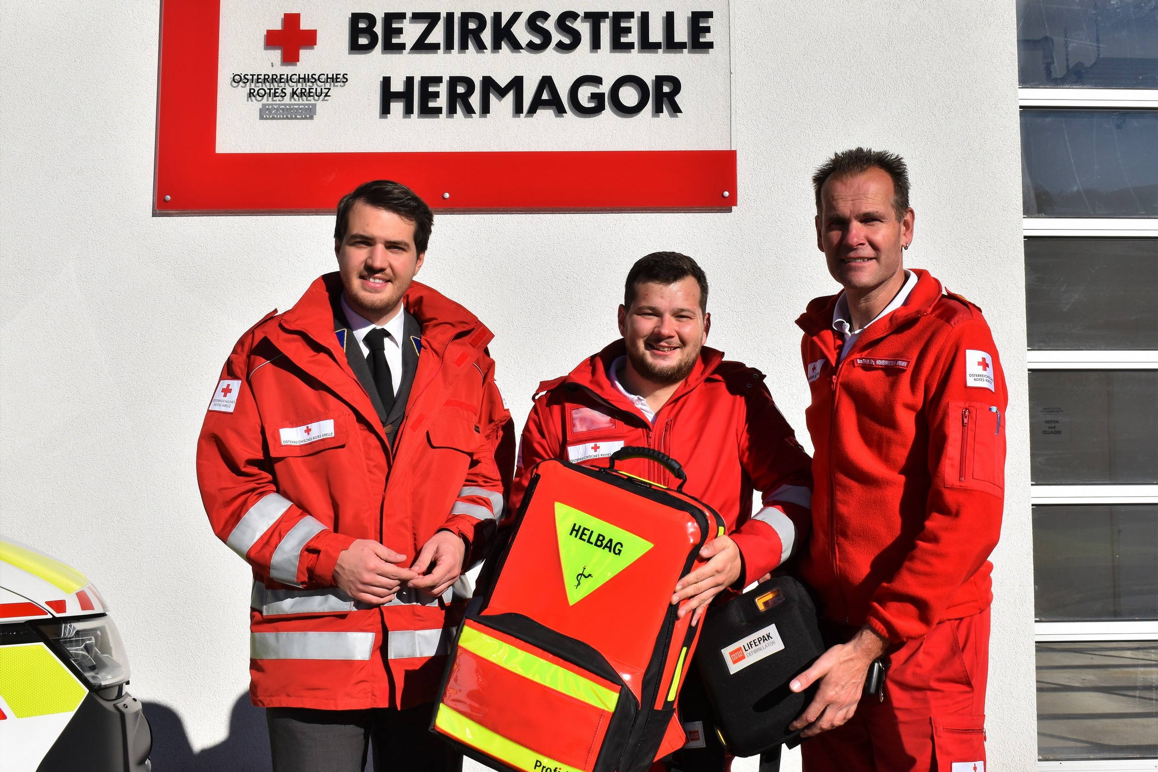 Bezirkstellenleiter Luca Burgstaller, First Responder Florian Umfahrer und Karlheinz Hohenwarter, First Responder Beauftragter.